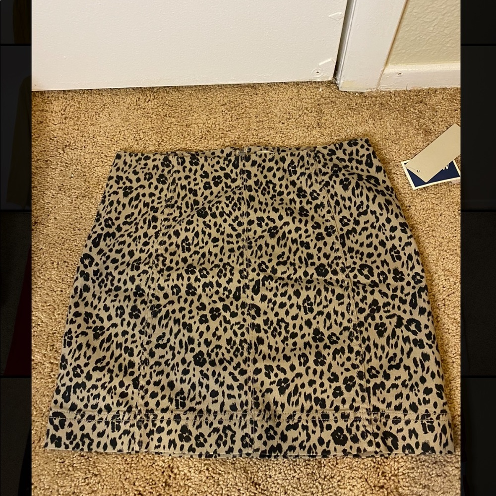 Cheetah skirt never worn